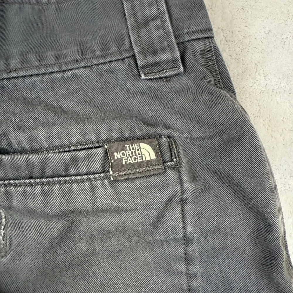 The North Face Mens Gray Cotton Chino Shorts Size 34 Long Hiking‎ Casual Outdoor